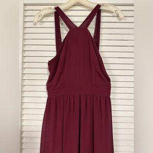 Lulu’s maroon bridesmaid dress